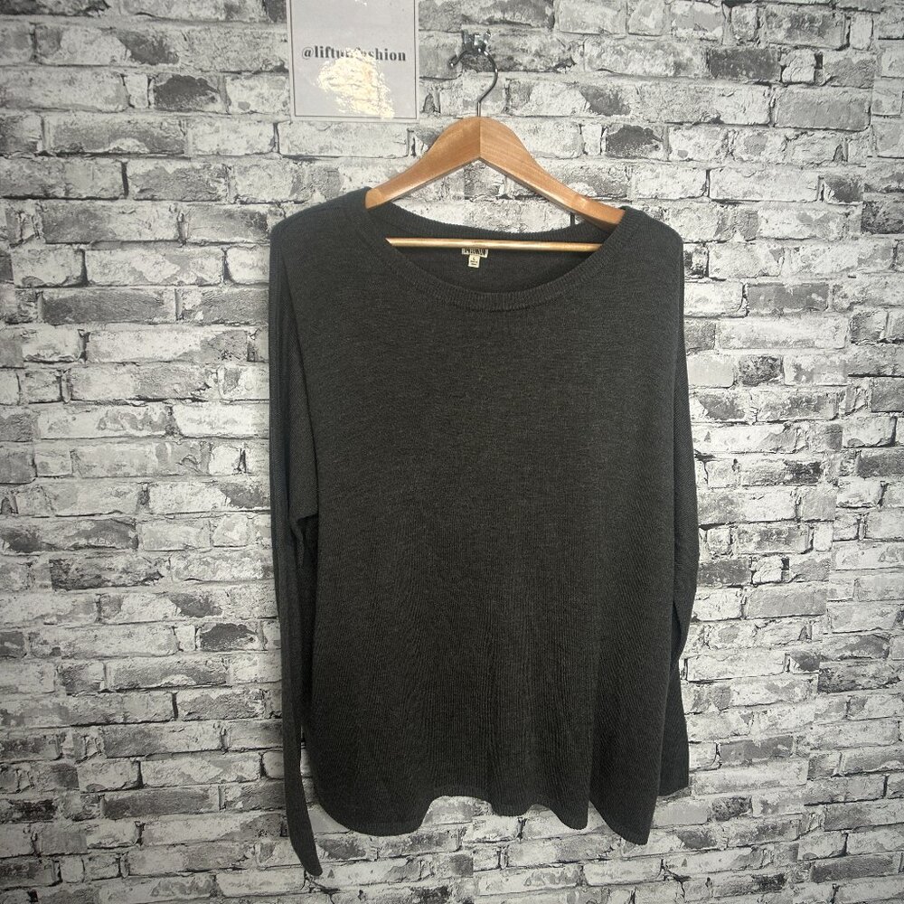 14th & Union Women's Dark Gray Crew Neck Sweater